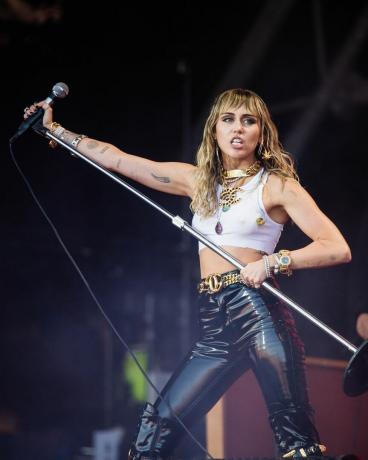 miley cyrus esinemas 2019. aasta glastonbury festivalil