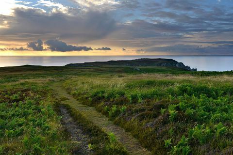 lundy saare päikeseloojang