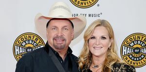 Nashville, Tennessee, 16. oktoober Garth Brooks ja trisha yearwood osalevad 2022. aasta klassi medaljoni tseremoonial kantrimuusika hallis kuulsus ja muuseum 16. oktoobril 2022 Tennessee osariigis Nashville'is, foto autor Jason Kempingetty, kantrimuusika kuulsuste saali ja muuseum