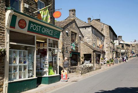 hõivatud peatänav Grassingtonis, yorkshire dalesi rahvuspark, Inglismaa, Ühendkuningriik foto geograafia järgi photosuniversal images group via getty images