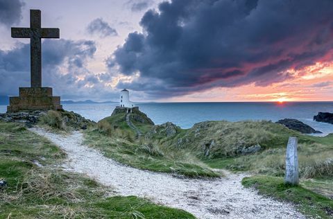 Anglesey vaade ristile ja tuletornile