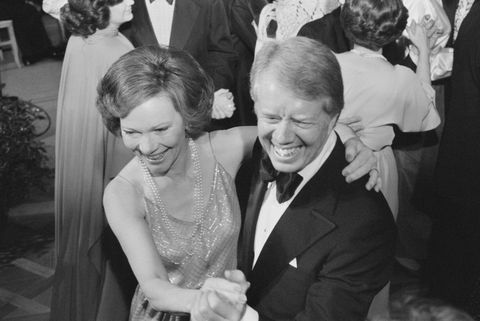 USA president Jimmy Carter ja esimene leedi rosalynn carter tantsivad Washingtoni valge maja kongressil