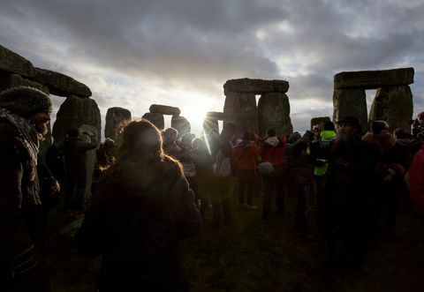 Druiidid tähistavad talvist pööripäeva Stonehenge'is