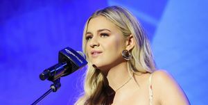 nashville, Tennessee, 10. juuni laulja Kelsea ballerini esineb CMA fest 2022 ajal CMA lähilaval muusikakeskuses 10. juunil 2022 Tennessee osariigis Nashville'is, foto autor: terry wyattgetty images