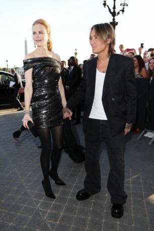 Pariis, Prantsusmaa 06. juuli nicole kidman ja keith urban saabuvad 6. juulil 2022 hotelli de la Marine'i Pariisis, Prantsusmaal, foto autor jacopo m raulegetty images for balenciaga