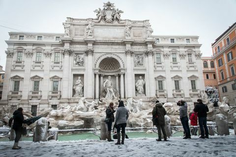 Trevi purskkaev lumi Itaalia