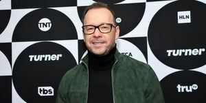 pasadena, ca 11. veebruar donnie wahlberg poseerib green roomis tca turneri talvisel pressituuril 2019 kl. langham huntingtoni hotell ja spaa 11. veebruaril 2019 Pasadenas, Kalifornias 505702 foto autor john sciulligetty pildid: pööraja