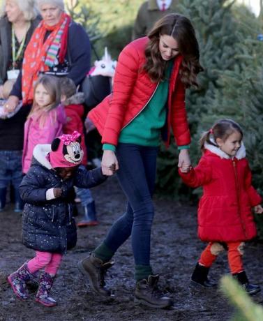 Cambridge'i hertsoginna ühineb perekonnaaktsiooniga uue patrooni tähistamiseks