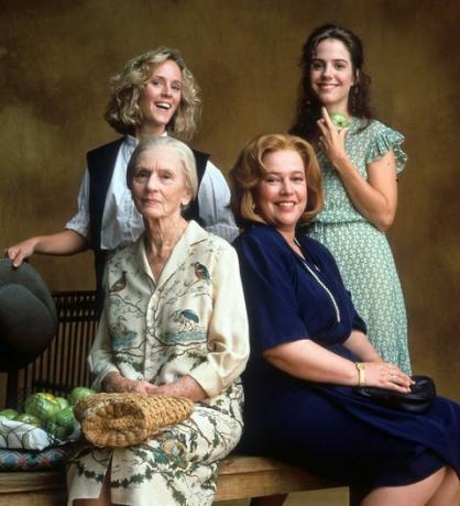 mary stuart masterson, jessica tandy, kathy bates ja mary louise parker reklaamportree filmile praetud rohelised tomatid, 1991 foto universalgetty images