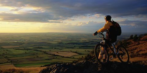 Mees mägirattur The Wrekinil Shropshire Hillsis