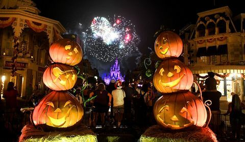 parimad-halloween-festivalid-mickeys-not-nii-hirmutav-halloween-party