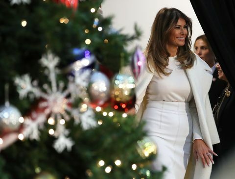 Melania Trump loeb DC lastehaigla patsientidele jõululugu