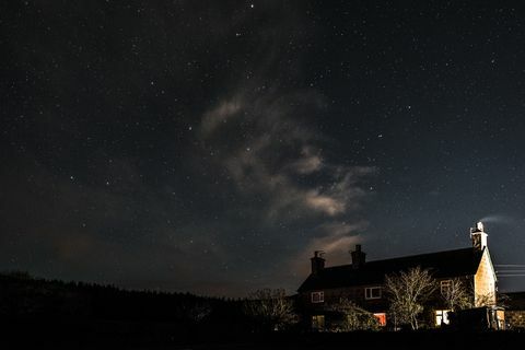Mida otsida öötaevas: Saturn süttib sel nädalal Suurbritannia kohal täiusliku poolkuu