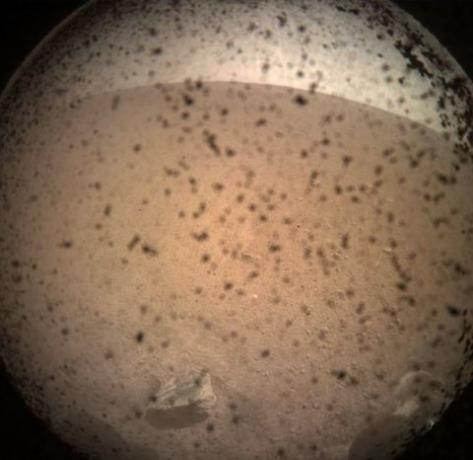 NASA Insight Lander jagab esimest fotot Marsi pinnalt - Marssi missiooni fotod