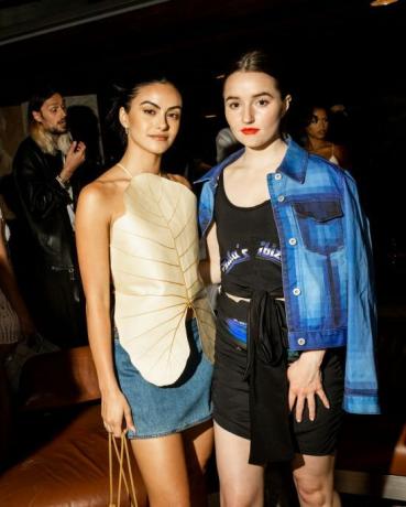 Beverly Hills, California 12. mai kaitlyn dever, camila mendes loewe x mytheresa õhtusöögil, mis peeti Sheats Goldsteini elukoht 12. mail 2023 Kalifornias Beverly Hillsis, foto autor roger kisbywwd getty images kaudu