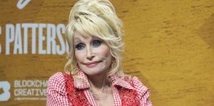 dolly parton arutleb dollyverse'is plokiahela loomingulistes laborites nende uue raamatu jooksmise üle, roose, loo romaani, mis on kirjutatud koos James Pattersoniga. eluvio 2022. aasta sxsw konverentsi ja festivali ajal acl live'is meeleolukas teatris 18. märtsil 2022 austinis, texas foto autor: rick kernfilmmagic