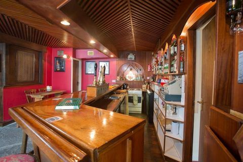 Conroys Old Bar - Iirimaa - pubi - baar - Airbnb