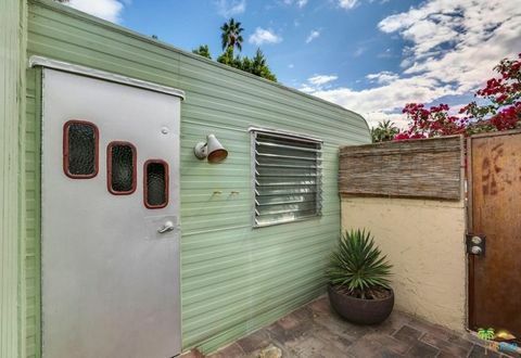 See Retro Palm Springsi treileri kodu võib olla teie oma vaid 55 000 dollari eest
