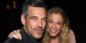 Leann Rimes ja Eddie Cibrian istuvad koos õhtusöögil